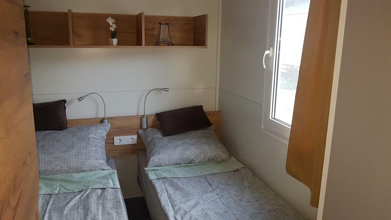 Mobile Home Pearl Of Murter يزيرا المظهر الخارجي الصورة